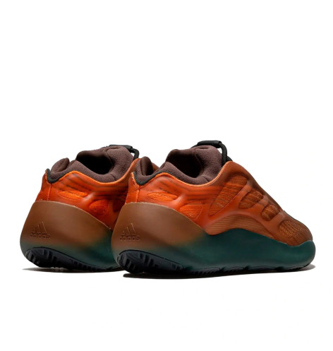 Кросівки Adidas Yeezy 700 V3