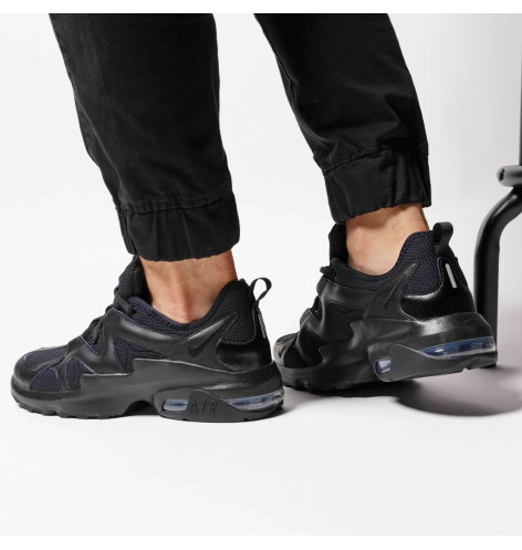 NIKE AIR MAX GRAVITON