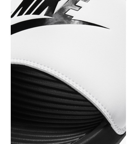 Тапочки чоловічі Nike Victori One Slide Black/White CN9675-005 46