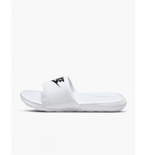 NIKE Victori One