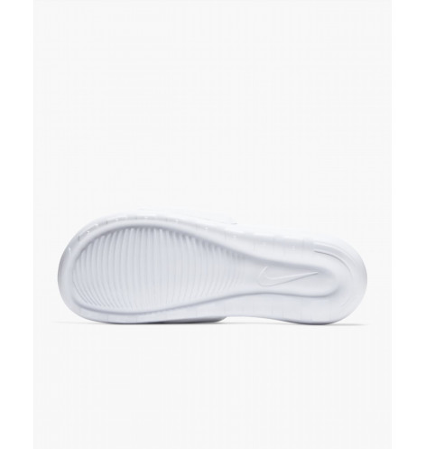 NIKE Victori One