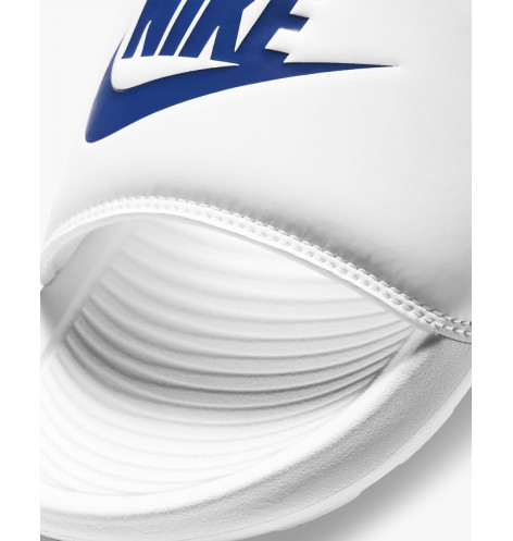NIKE Victori One
