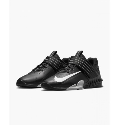 Кросівки Nike Savaleos
