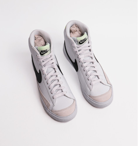 Кросівки дитячі Nike Blazer Mid 77 Grade School Lifestyle Shoes White DA4086-109 38