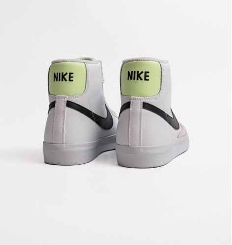 Кросівки дитячі Nike Blazer Mid 77 Grade School Lifestyle Shoes White DA4086-109 38
