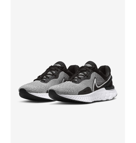 NIKE REACT MILER 3