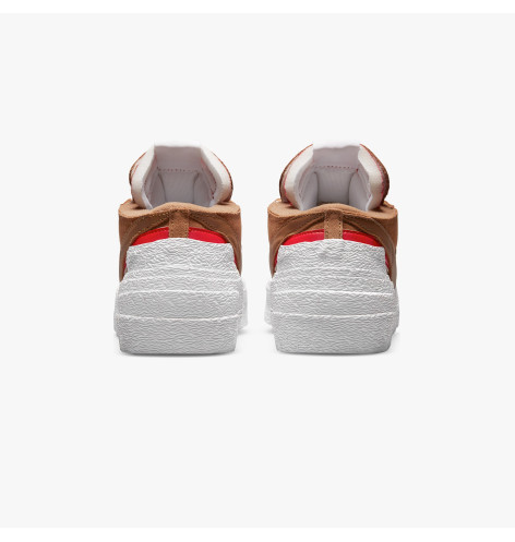 Кроссовки Nike BLAZER LOW / SACAI