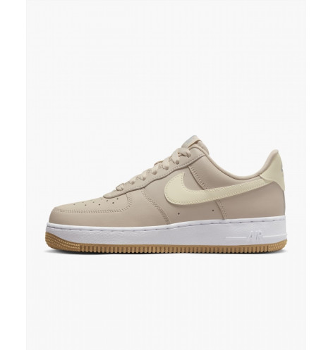 Nike WMNS AIR FORCE 1 07