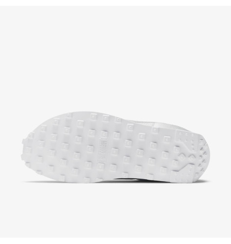 WMNS NIKE DBREAK