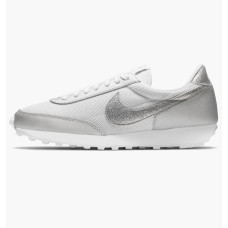 WMNS NIKE DBREAK