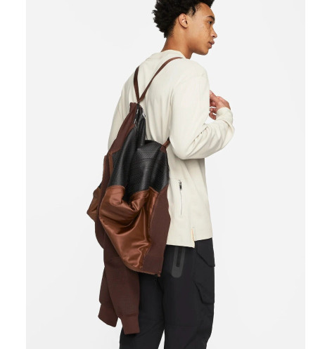 Бомбер Nike Storm Fit Tech Pack