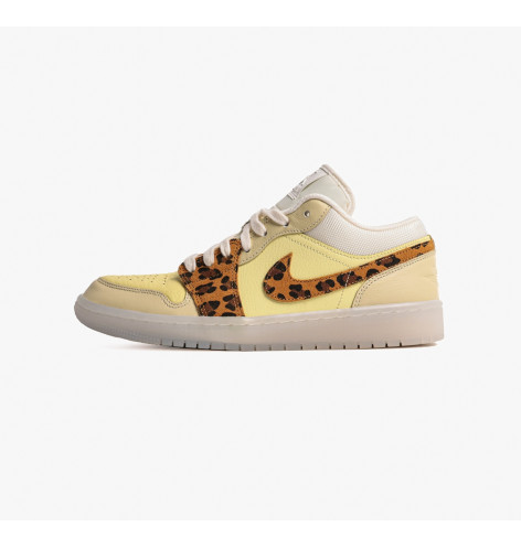 Кросівки жіночі Air Jordan 1 Low Snkrs Day Yellow/White Dn6998-700 42