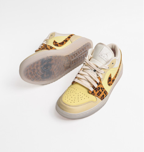 Кросівки жіночі Air Jordan 1 Low Snkrs Day Yellow/White Dn6998-700 42