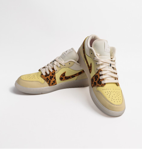 Кросівки жіночі Air Jordan 1 Low Snkrs Day Yellow/White Dn6998-700 42