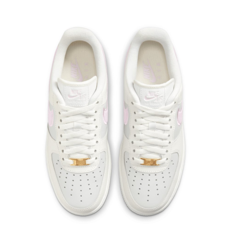 Кросівки W Nike Air Force 1 07