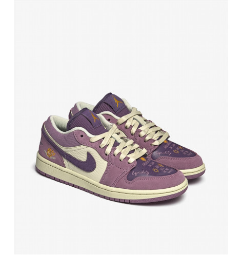 Кросівки WMNS Air Jordan 1 Low IWD
