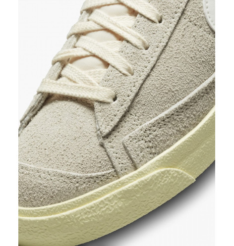 Nike Blazer MID