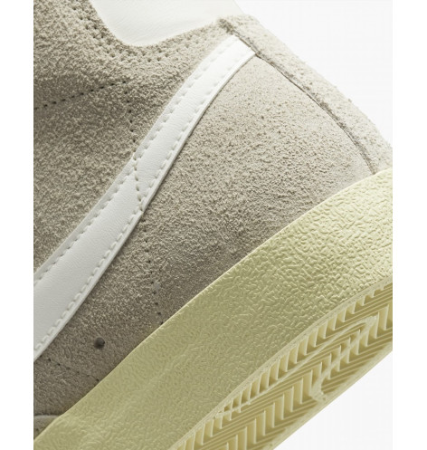 Nike Blazer MID