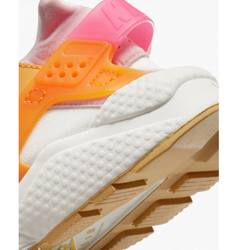 WMNS NIKE AIR HUARACHE