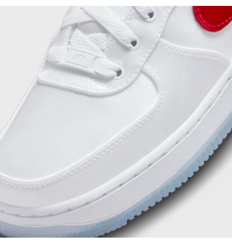 W AIR FORCE 1 07 ESS SNKR