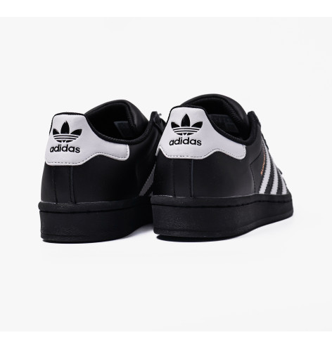 Кросівки унісекс Adidas Superstar Black EG4959 38.5