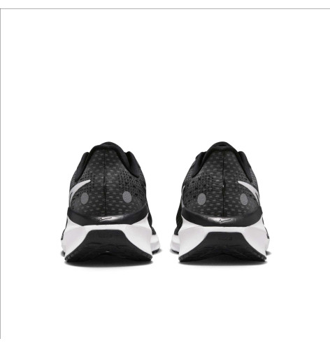 NIKE VOMERO 17