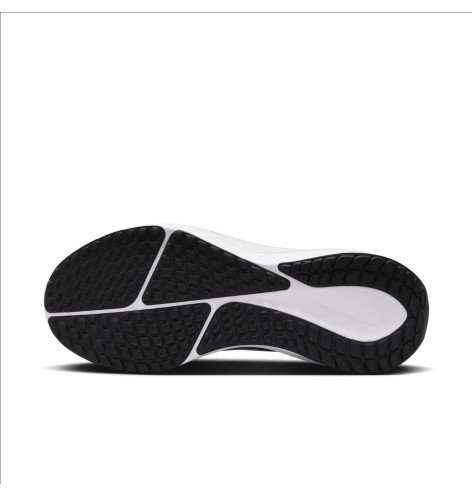 NIKE VOMERO 17