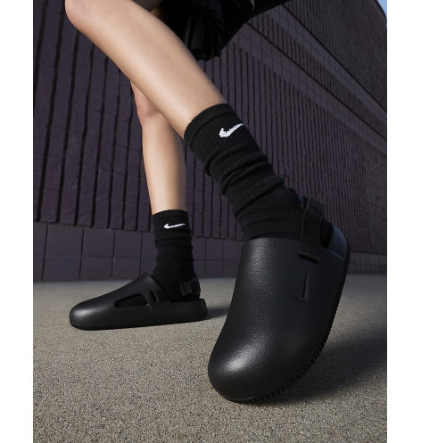 Nike Calm Black