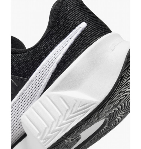 Кросівки Nike GP Challenge Pro HC