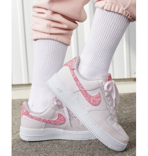 W Nike Air Force 1 07