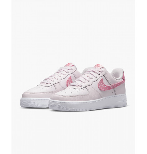 W Nike Air Force 1 07