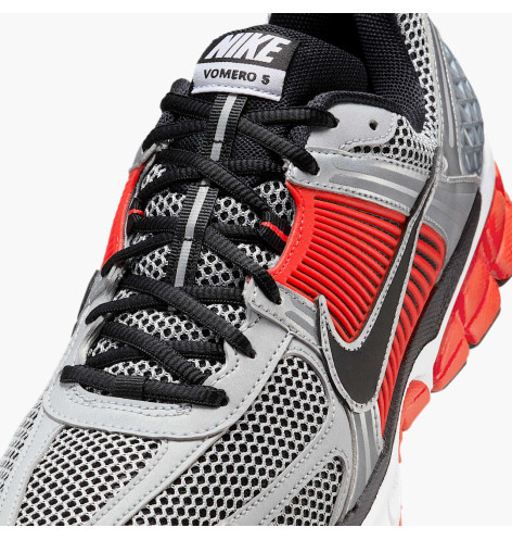 Кросівки Nike Zoom Vomero 5