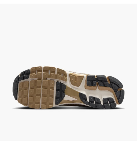Nike Vomero 5