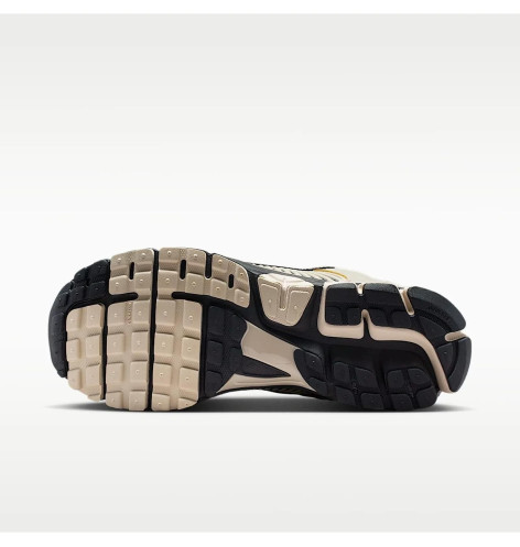 Кросівки унісекс Nike Zoom Vomero 5 Beige FJ4151-008 42.5