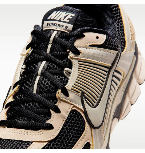 Кросівки унісекс Nike Zoom Vomero 5 Beige FJ4151-008 42.5