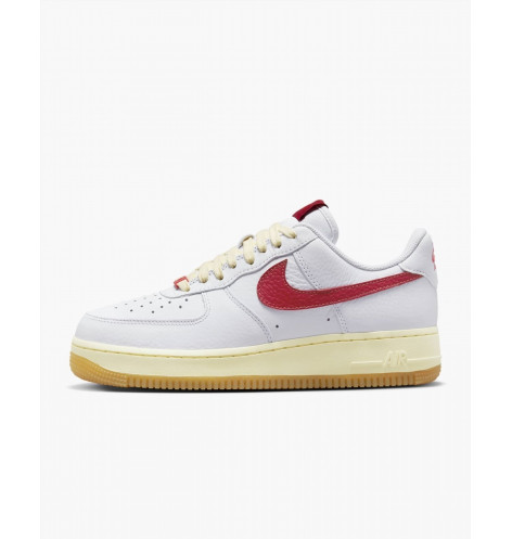 Nike WMNS AIR FORCE 1 07