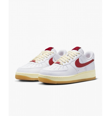 Nike WMNS AIR FORCE 1 07