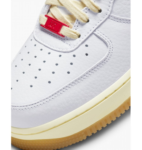 Nike WMNS AIR FORCE 1 07