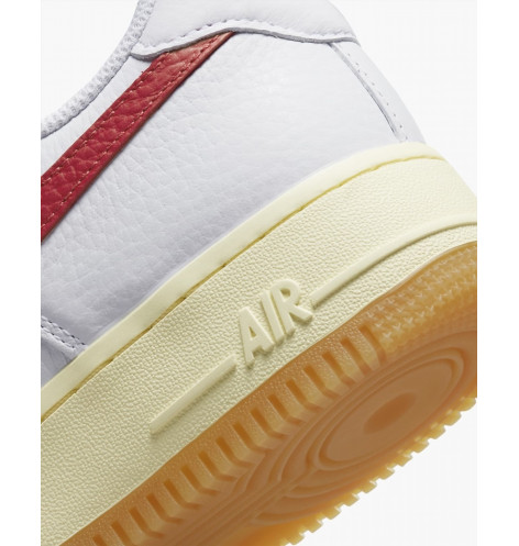 Nike WMNS AIR FORCE 1 07