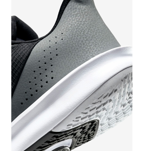 Кросівки Nike Precision 7