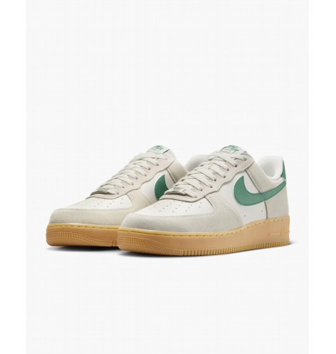 Кросівки Nike Air Force 1 07 Lv8 Beige