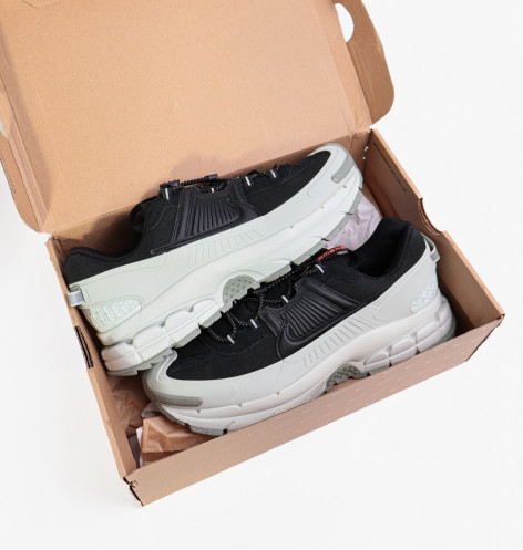 Кросівки унісекс Nike Zoom Vomero Roam MenS Winterized Shoes White/Black FV2295-001 40
