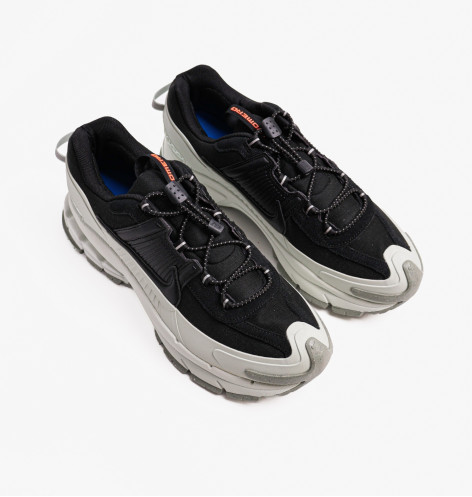 Кросівки унісекс Nike Zoom Vomero Roam MenS Winterized Shoes White/Black FV2295-001 40