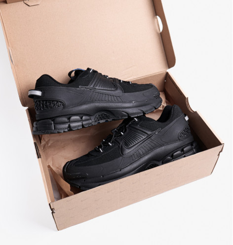 Кросівки чоловічі Nike Zoom Vomero Roam Black FV2295-002 41