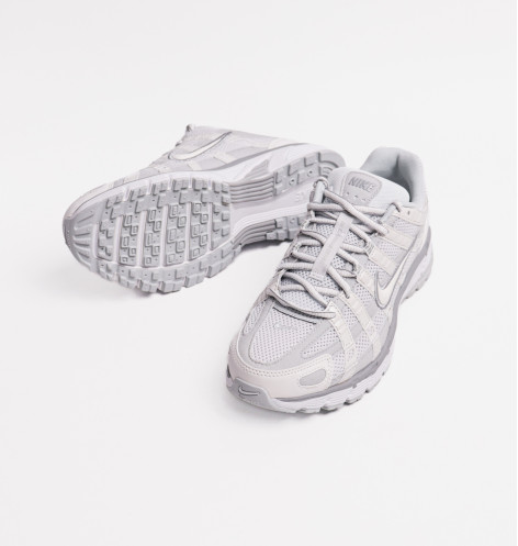 Кросівки жіночі Nike P-6000 Grey FV6603-101 40.5