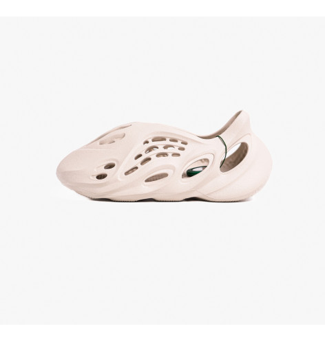 Тапочки чоловічі Adidas Yeezy Foam Runner Beige G55486 40.5