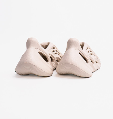 Тапочки чоловічі Adidas Yeezy Foam Runner Beige G55486 40.5