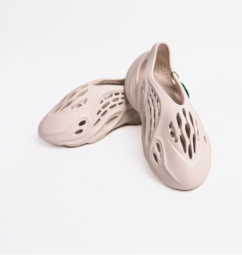 Тапочки чоловічі Adidas Yeezy Foam Runner Beige G55486 40.5