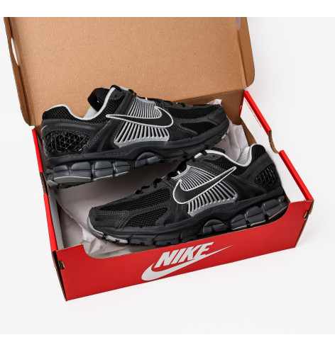 Кросівки унісекс Nike Zoom Vomero 5 Black HF1553-006 43