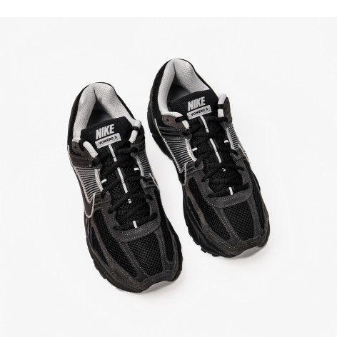 Кросівки унісекс Nike Zoom Vomero 5 Black HF1553-006 43